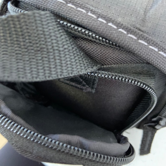 Sony Soft Case Small Camera Travel Carrying Bag in Black - Picture 11 of 15